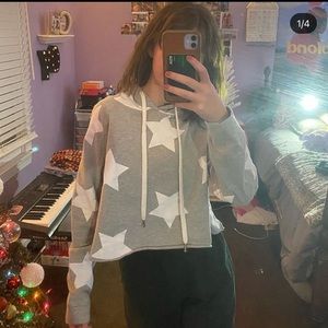 Star cropped sweatshirt